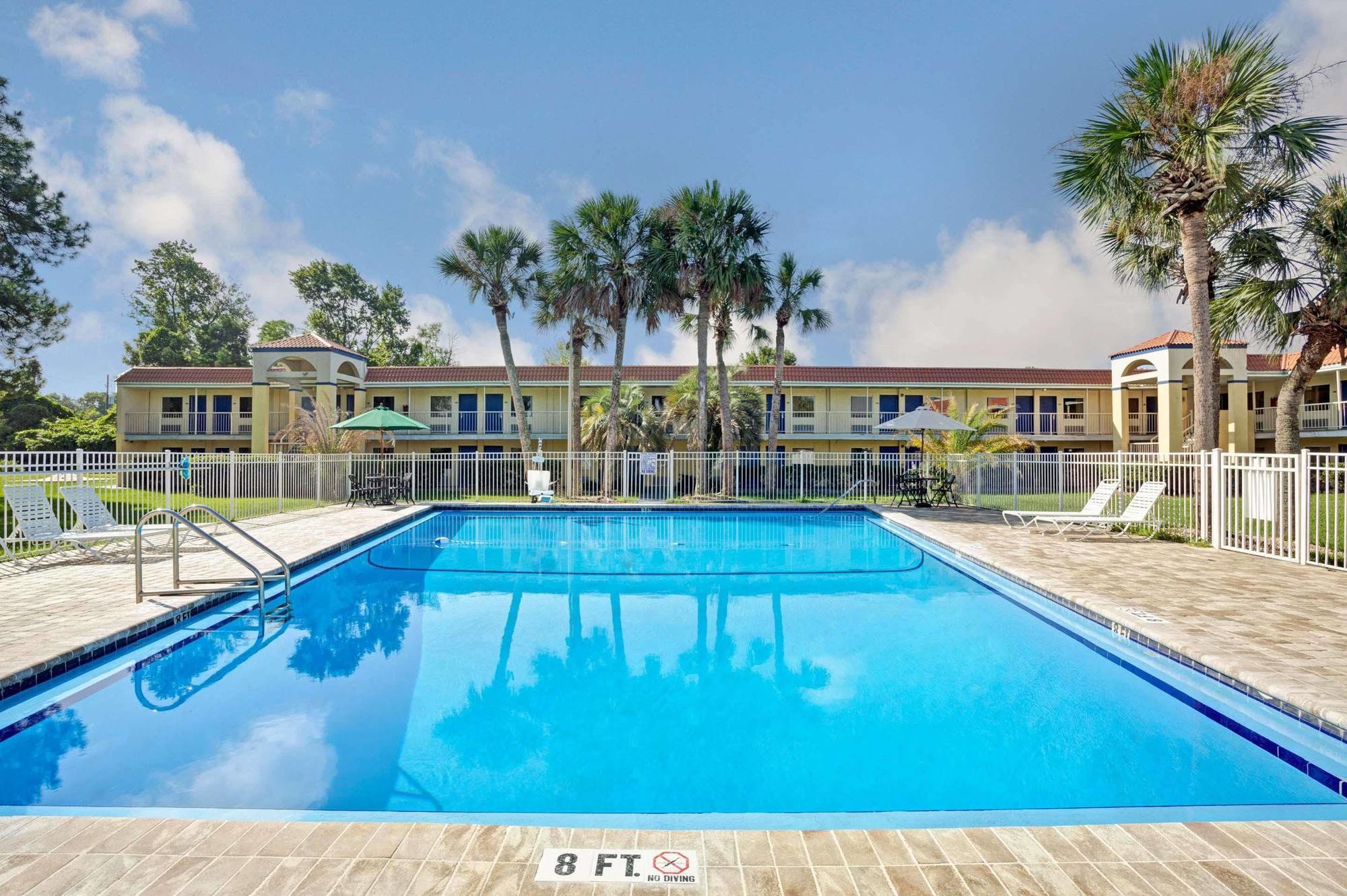 Days Inn By Wyndham Jacksonville South Memorial Hospital Eksteriør bilde