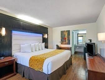 Days Inn By Wyndham Jacksonville South Memorial Hospital Eksteriør bilde